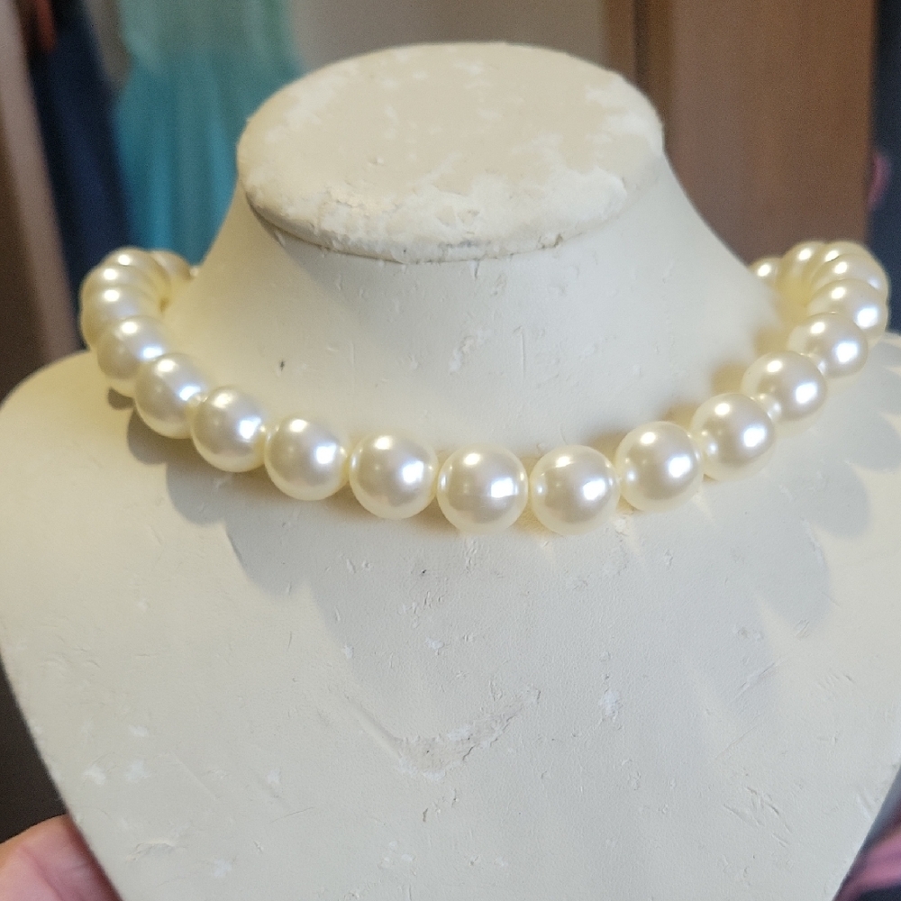 16" Large Faux Pearl Necklace